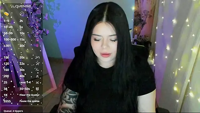 Snapshot of Mona_Esty chatting on June 24, 6:23 am Mona Esty online show from June 24, 6:23 am