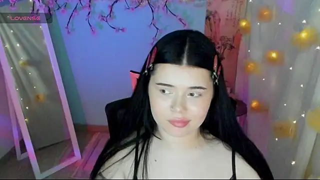 Snapshot of Mona_Esty chatting on August 3, 9:04 am Mona Esty online show from August 3, 9:04 am