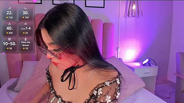 mara swan  online show from November 10, 7:24 pm