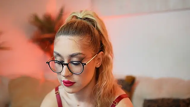 AileenKiss online show from January 18, 8:56 pm