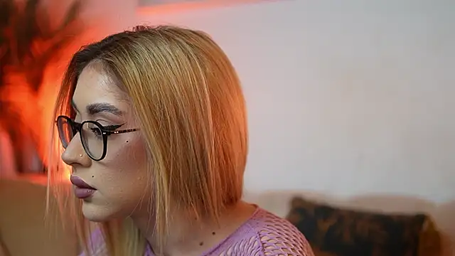 AileenKiss online show from February 13, 9:11 pm