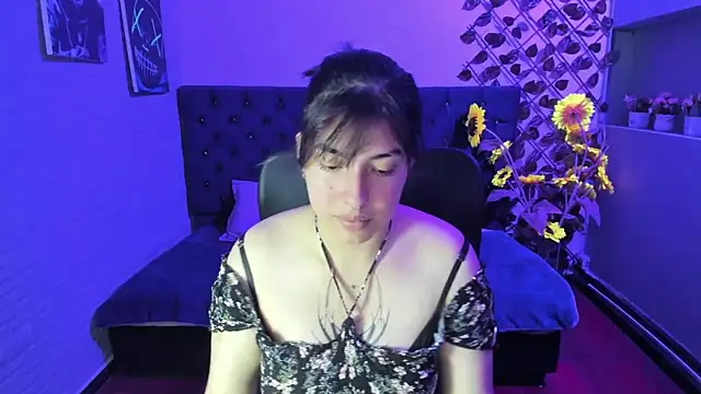 Violetta Swett  online show from December 4, 4:05 pm