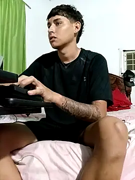 Snapshot of Luisneljc chatting on February 18, 7:10 pm Luisneljc online show from February 18, 7:10 pm