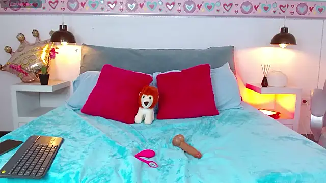 Suzy1  online show from January 17, 7:39 pm