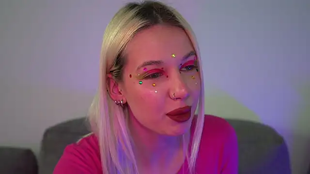 RanyThomson online show from April 30, 9:26 am