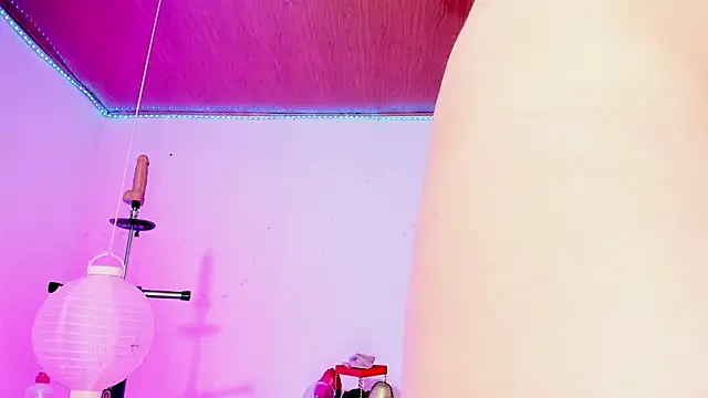 shannon kinne  online show from April 3, 2:04 pm