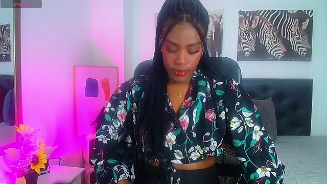 Snapshot of PaulinaEbony chatting on October 7, 3:25 am PaulinaEbony online show from October 7, 3:25 am