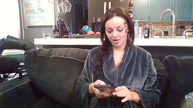 Snapshot of soakeralice chatting on October 31, 6:31 pm soakeralice online show from October 31, 6:31 pm