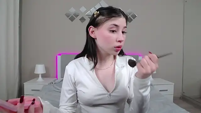 DianaMello online show from February 11, 12:32 pm