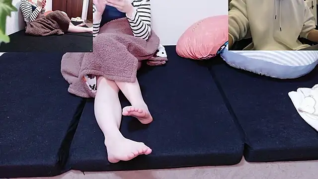 Snapshot of Mr_MatchApp_Jr chatting on October 31, 12:28 pm Mr MatchApp Jr online show from October 31, 12:28 pm