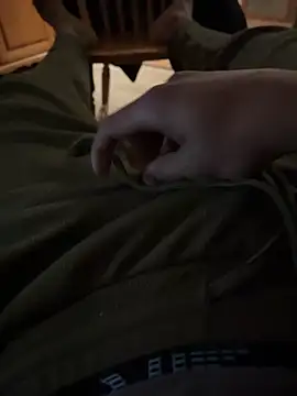 Snapshot of 4dagals chatting on April 2, 6:11 am 4dagals online show from April 2, 6:11 am