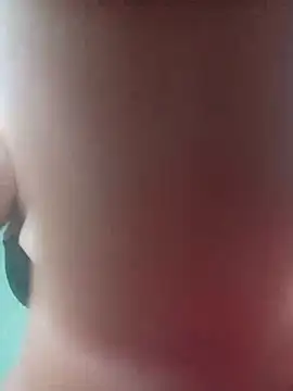 Snapshot of Suem99 chatting on October 11, 12:54 am Suem99 online show from October 11, 12:54 am