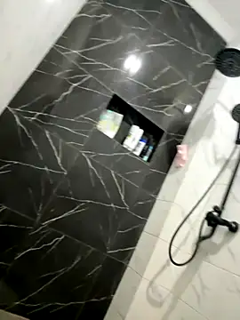 latexidn online show from November 11, 3:12 pm