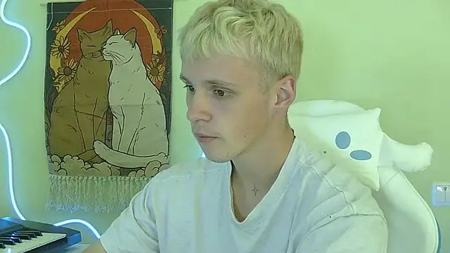 Snapshot of _Timmy_Boy_ chatting on October 3, 8:06 pm Timmy Boy online show from October 3, 8:06 pm