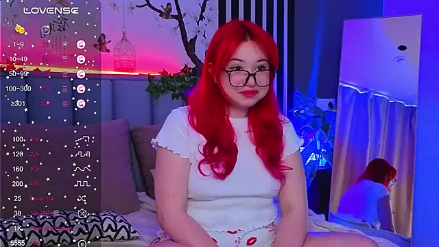 Snapshot of Klee_Love chatting on October 4, 5:16 am Klee Love online show from October 4, 5:16 am