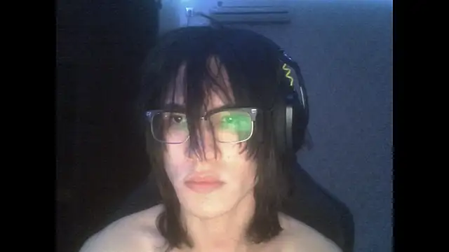 Snapshot of ravenscythe_ chatting on October 4, 11:47 pm ravenscythe online show from October 4, 11:47 pm