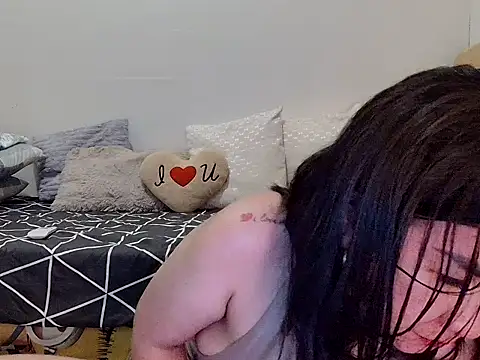 KissHott online show from May 2, 9:36 am