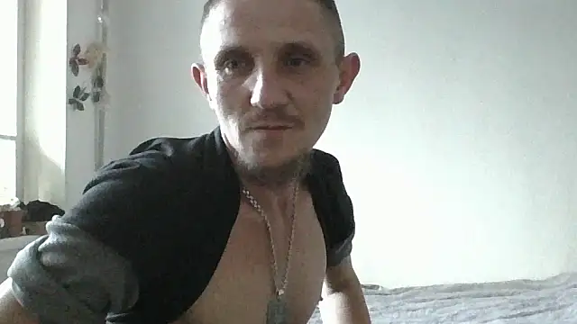 Snapshot of Twolatte1520 chatting on March 15, 2:23 pm Twolatte1520 online show from March 15, 2:23 pm