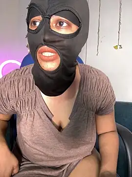 Snapshot of elza_laana chatting on October 3, 6:05 pm elza laana online show from October 3, 6:05 pm