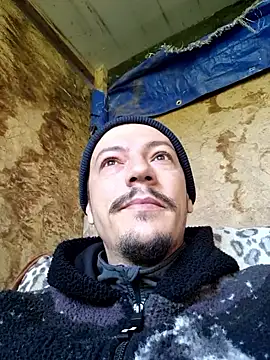 Snapshot of mrDEV1L chatting on October 4, 8:01 am mrDEV1L online show from October 4, 8:01 am