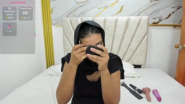 Yasmin nazer online show from December 17, 7:20 pm