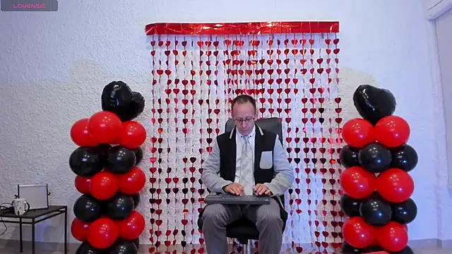 Snapshot of _axelking_ chatting on February 14, 11:40 am axelking online show from February 14, 11:40 am