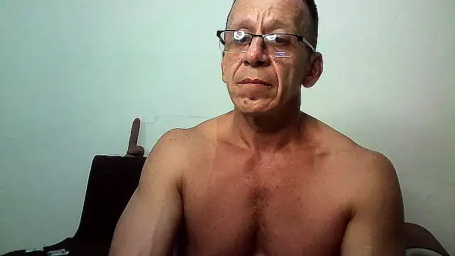 Snapshot of _axelking_ chatting on February 28, 3:07 am axelking online show from February 28, 3:07 am