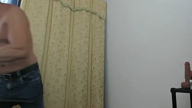 Snapshot of _axelking_ chatting on April 1, 1:41 pm axelking online show from April 1, 1:41 pm