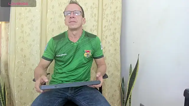  axelking  online show from June 22, 11:40 am