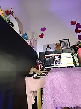 Snapshot of sexy_butterfly_1 chatting on May 19, 2:51 am sexy butterfly 1 online show from May 19, 2:51 am