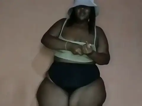 Snapshot of BigBootyBitch96 chatting on March 13, 10:33 am BigBootyBitch96 online show from March 13, 10:33 am