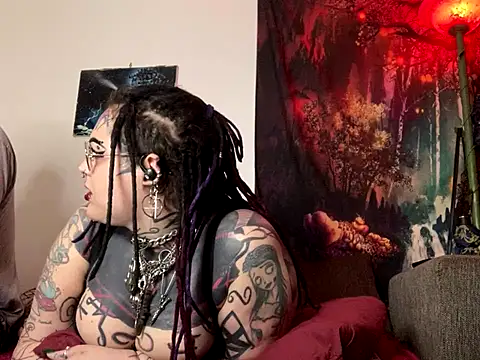 Snapshot of nyxvelon chatting on October 18, 8:09 pm nyxvelon online show from October 18, 8:09 pm