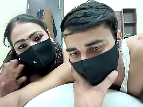 horny milf couple online show from October 30, 6:41 pm