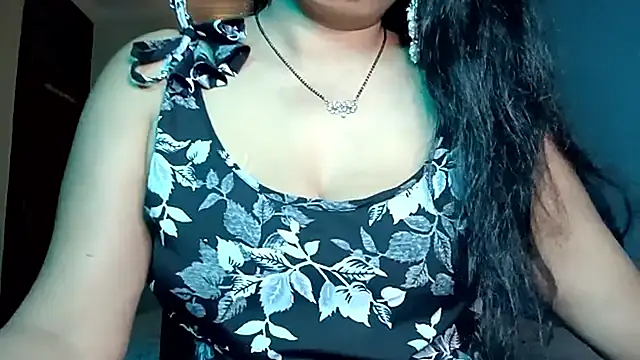 Snapshot of horny_milf_couple chatting on April 10, 4:44 pm horny milf couple online show from April 10, 4:44 pm