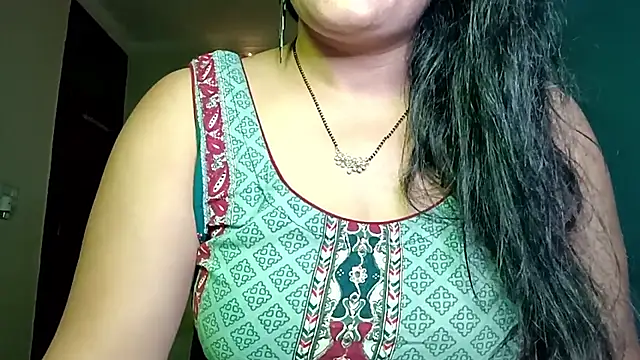 Snapshot of horny_milf_couple chatting on April 12, 8:41 am horny milf couple online show from April 12, 8:41 am
