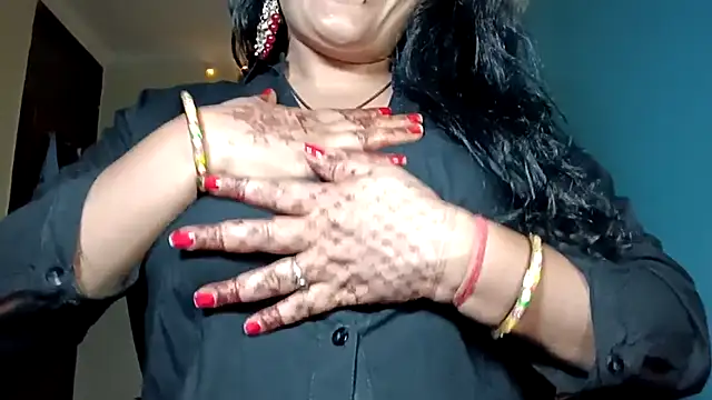 Snapshot of horny_milf_couple chatting on April 14, 8:37 pm horny milf couple online show from April 14, 8:37 pm