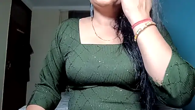 Snapshot of horny_milf_couple chatting on April 22, 7:26 pm horny milf couple online show from April 22, 7:26 pm