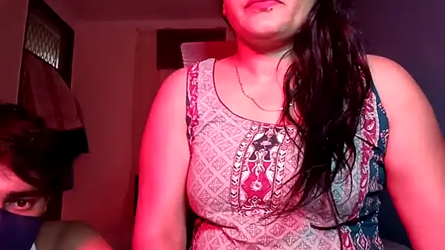 Snapshot of horny_milf_couple chatting on April 26, 10:57 am horny milf couple online show from April 26, 10:57 am