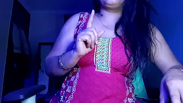 Snapshot of horny_milf_couple chatting on April 29, 7:31 pm horny milf couple online show from April 29, 7:31 pm