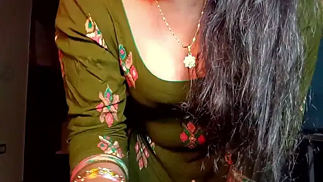 Snapshot of horny_milf_couple chatting on May 9, 6:57 pm horny milf couple online show from May 9, 6:57 pm