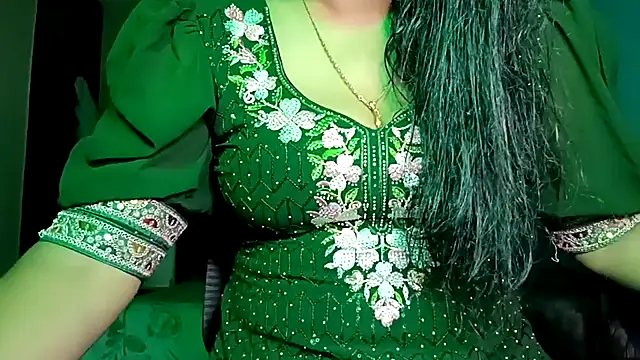 Snapshot of horny_milf_couple chatting on May 13, 6:05 pm horny milf couple online show from May 13, 6:05 pm