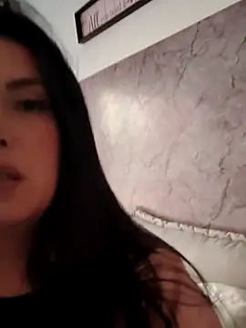 Snapshot of Nina-Velour chatting on October 6, 9:01 pm Nina-Velour online show from October 6, 9:01 pm