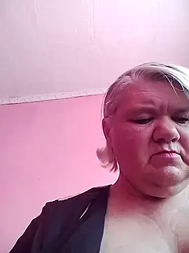 Snapshot of LusiyaGold5 chatting on October 23, 12:26 pm LusiyaGold5 online show from October 23, 12:26 pm