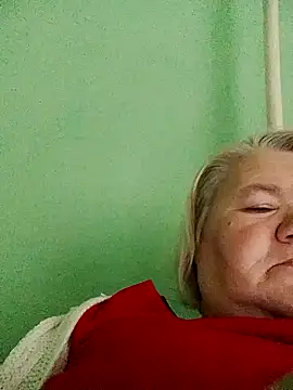 Snapshot of LusiyaGold5 chatting on November 6, 9:32 am LusiyaGold5 online show from November 6, 9:32 am