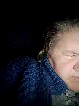 Snapshot of LusiyaGold5 chatting on November 21, 7:34 pm LusiyaGold5 online show from November 21, 7:34 pm