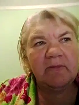 Snapshot of LusiyaGold5 chatting on November 22, 9:47 pm LusiyaGold5 online show from November 22, 9:47 pm