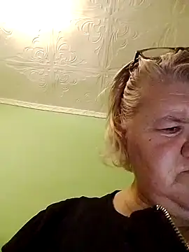 Snapshot of LusiyaGold5 chatting on November 23, 8:30 pm LusiyaGold5 online show from November 23, 8:30 pm