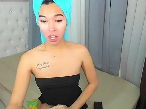 Snapshot of Yourdreamgoddess chatting on November 21, 4:38 pm Yourdreamgoddess online show from November 21, 4:38 pm