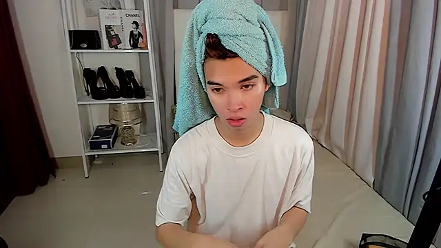 Snapshot of Yourdreamgoddess chatting on January 12, 4:34 pm Yourdreamgoddess online show from January 12, 4:34 pm