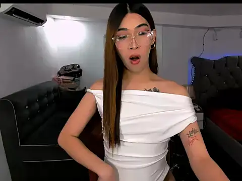 Yourdreamgoddess online show from June 20, 4:37 am
